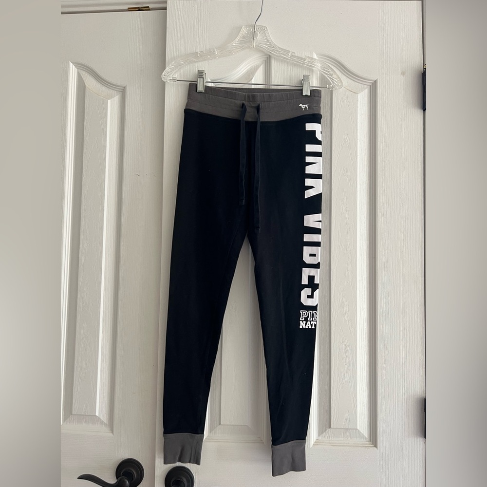 Victoria’s Secret pink leggings